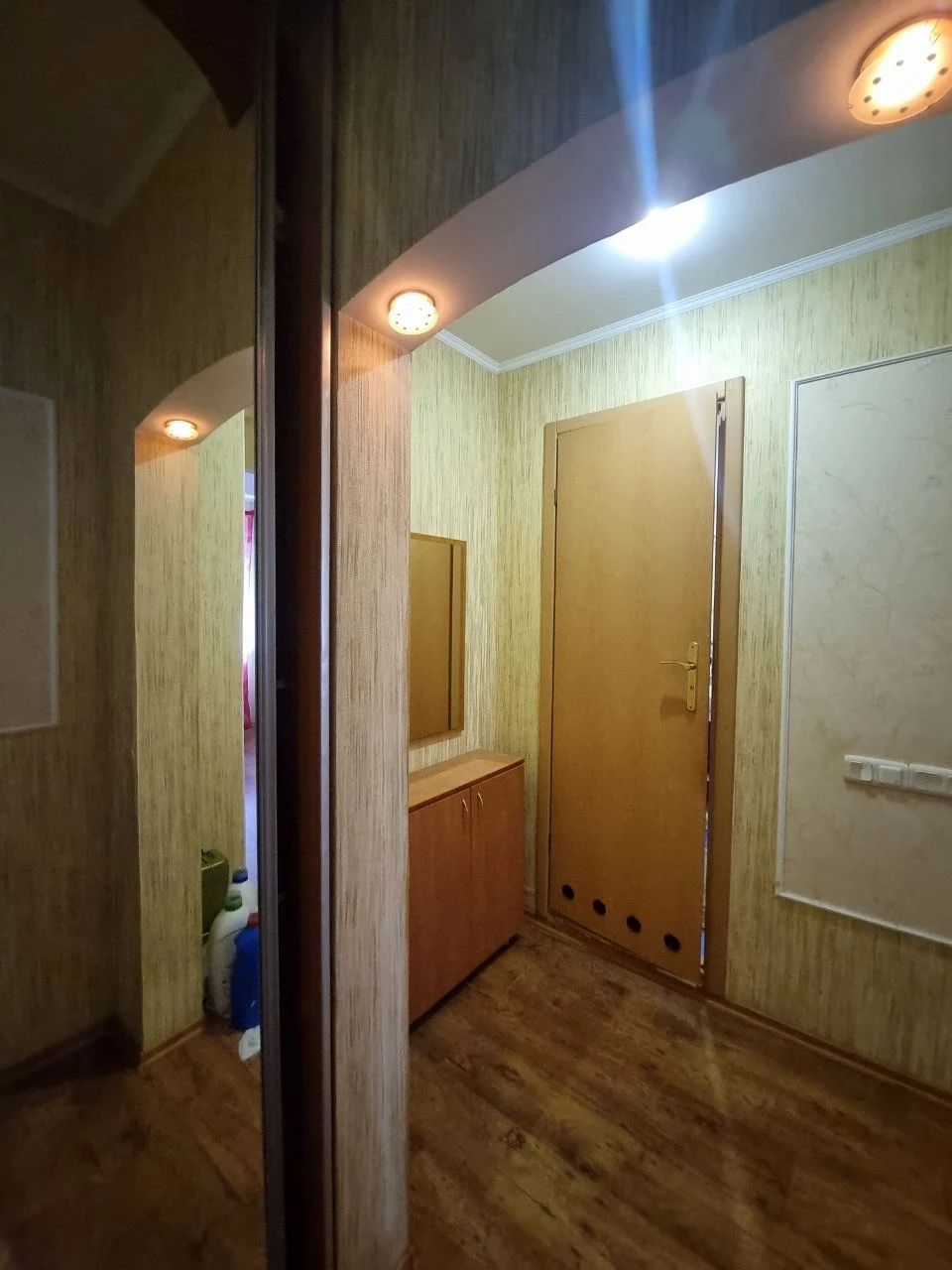 2К. Квартира — буденновский район, ул. Независимости
М-н донской

Общая площадь — 50 кв. М.
Этаж: 6/9

Ключи на руках, показываем в удобное время. Рассматриваем мужчин.

— Стоимость: **45 000 ₽** + коммунальные услуги.

+7(949)105-35-35, Виктория

(
( - фотография - 8