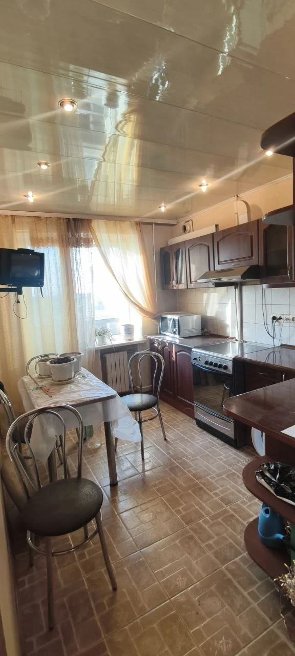 4К. Квартира — кировский район, текстильщик, стоматология
Этаж: 8/9
86 М2

Просторная квартира в тихом районе, рядом с стоматологией. Удобный доступ к общественному транспорту и инфраструктуре. Отличный вариант для семьи.

— Стоимость: **4 000 000 ₽**
+7(949)105-35-35, Виктория

(
( - фотография - 8